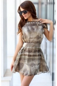 Разкроена лятна къса рокля KLEAR Разкроена лятна къса рокля KLEAR