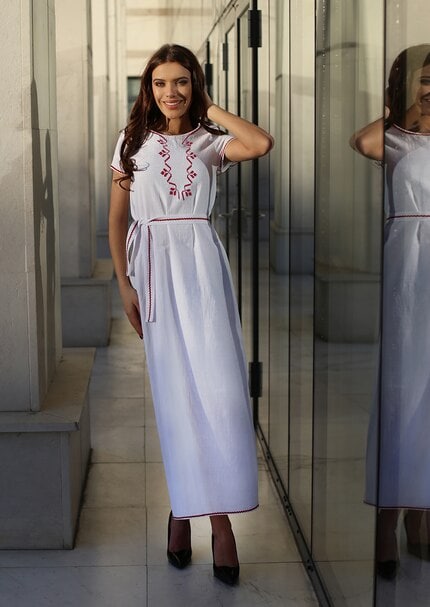 Дълга дамска бяла рокля с шевица RADA PREMIUM