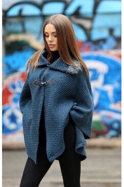 Ефектно късо пончо RADI Ефектно късо пончо RADI